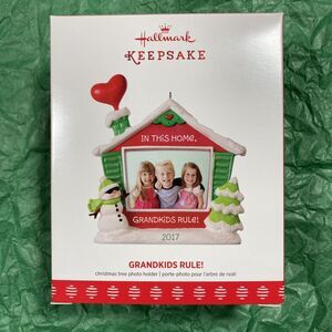 Hallmark Christmas Ornament (2017) Grandkids Rule • Christmas Tree Photo Holder